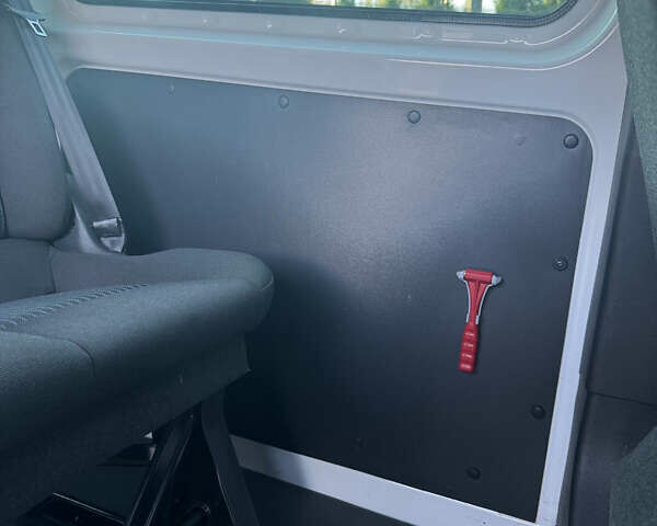 Белый Форд Турнео Кастом, объемом двигателя 2.2 л и пробегом 224 тыс. км за 16900 $, фото 41 на Automoto.ua