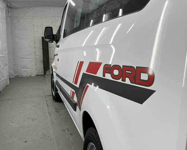 Белый Форд Турнео Кастом, объемом двигателя 2.2 л и пробегом 219 тыс. км за 12400 $, фото 17 на Automoto.ua