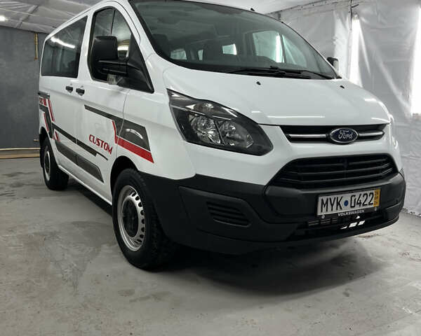 Белый Форд Турнео Кастом, объемом двигателя 2.2 л и пробегом 219 тыс. км за 12400 $, фото 3 на Automoto.ua