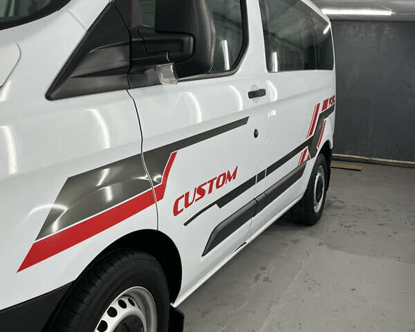 Белый Форд Турнео Кастом, объемом двигателя 2.2 л и пробегом 219 тыс. км за 12400 $, фото 9 на Automoto.ua