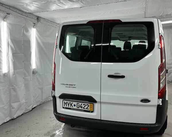 Белый Форд Турнео Кастом, объемом двигателя 2.2 л и пробегом 219 тыс. км за 12400 $, фото 16 на Automoto.ua