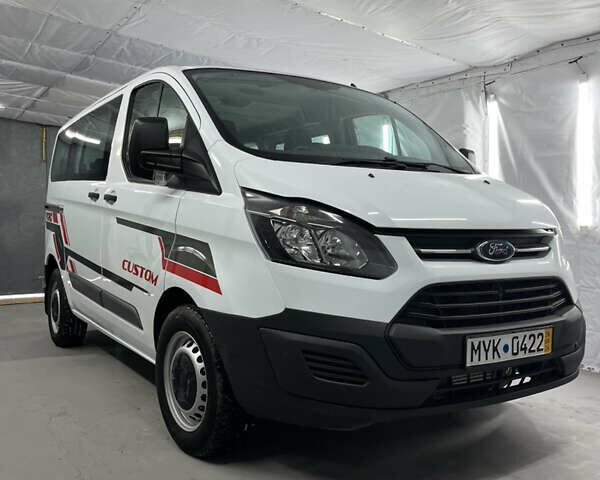 Белый Форд Турнео Кастом, объемом двигателя 2.2 л и пробегом 219 тыс. км за 12400 $, фото 1 на Automoto.ua