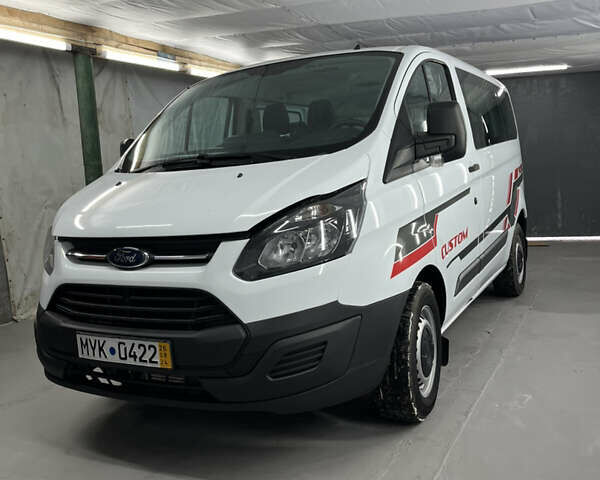 Белый Форд Турнео Кастом, объемом двигателя 2.2 л и пробегом 219 тыс. км за 12400 $, фото 2 на Automoto.ua