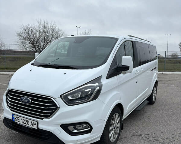 Белый Форд Турнео Кастом, объемом двигателя 2 л и пробегом 196 тыс. км за 23640 $, фото 7 на Automoto.ua