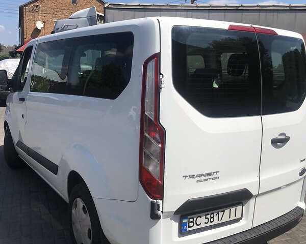 Белый Форд Турнео Кастом, объемом двигателя 2 л и пробегом 306 тыс. км за 19500 $, фото 4 на Automoto.ua