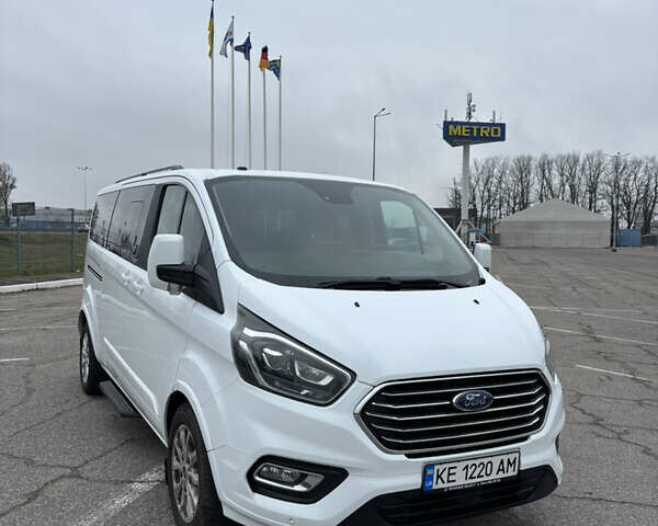 Белый Форд Турнео Кастом, объемом двигателя 2 л и пробегом 196 тыс. км за 23640 $, фото 8 на Automoto.ua