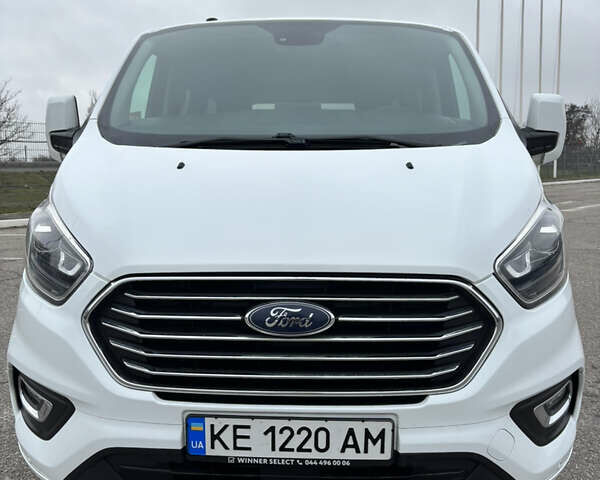 Белый Форд Турнео Кастом, объемом двигателя 2 л и пробегом 196 тыс. км за 23640 $, фото 6 на Automoto.ua