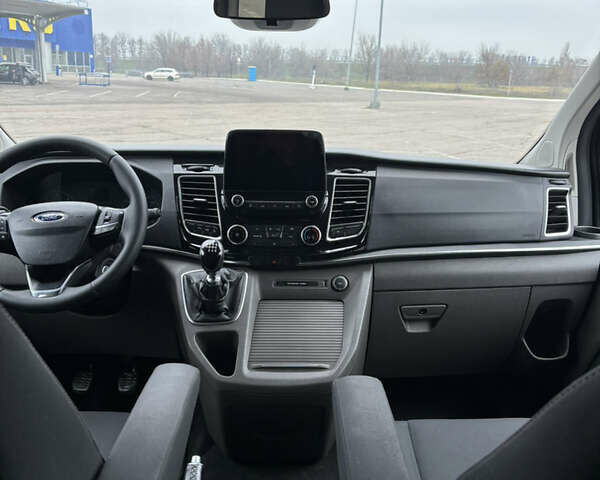 Белый Форд Турнео Кастом, объемом двигателя 2 л и пробегом 196 тыс. км за 23640 $, фото 12 на Automoto.ua