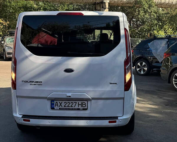 Білий Форд Турнео Кастом, об'ємом двигуна 2 л та пробігом 144 тис. км за 34500 $, фото 4 на Automoto.ua