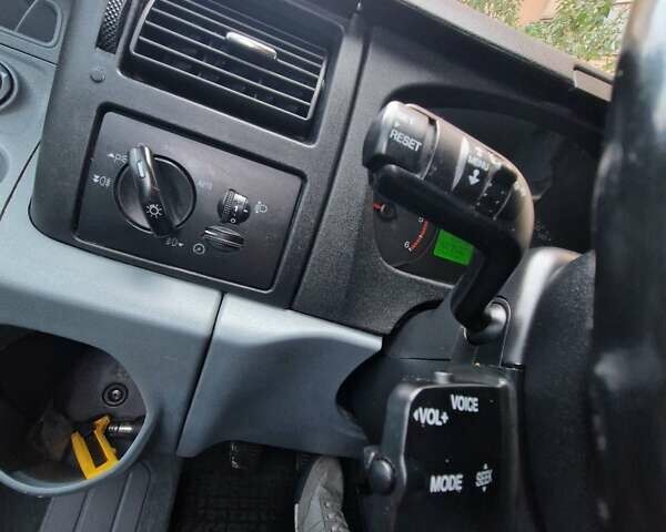 Форд Турнео Кастом 2012 в Броварах на Automoto.ua Серый Форд Турнео Кастом, объемом двигателя 2.2 л и пробегом 228 тыс. км за 12000 $, фото 19 на Automoto.ua