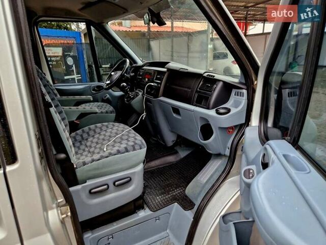 Форд Турнео Кастом 2012 в Броварах на Automoto.ua Серый Форд Турнео Кастом, объемом двигателя 2.2 л и пробегом 228 тыс. км за 12000 $, фото 13 на Automoto.ua