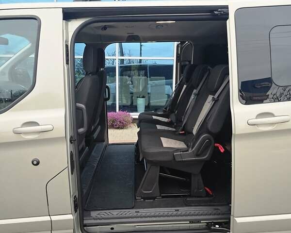 Сірий Форд Турнео Кастом, об'ємом двигуна 2.2 л та пробігом 218 тис. км за 18400 $, фото 6 на Automoto.ua