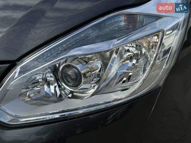 Форд Турнео Кастом 2015 в Мукачеве на Automoto.ua Серый Форд Турнео Кастом, объемом двигателя 2.2 л и пробегом 228 тыс. км за 19900 $, фото 4 на Automoto.ua