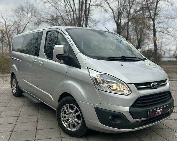 Сірий Форд Турнео Кастом, об'ємом двигуна 2.2 л та пробігом 336 тис. км за 17500 $, фото 3 на Automoto.ua