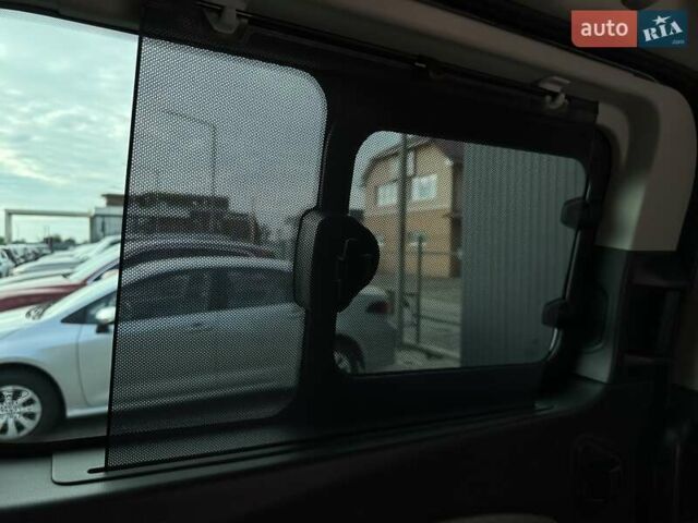 Форд Турнео Кастом 2015 в Мукачеве на Automoto.ua Серый Форд Турнео Кастом, объемом двигателя 2.2 л и пробегом 228 тыс. км за 19900 $, фото 25 на Automoto.ua