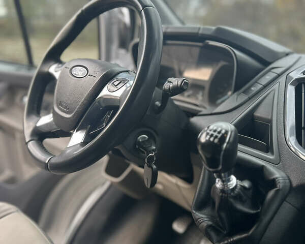 Сірий Форд Турнео Кастом, об'ємом двигуна 2.2 л та пробігом 336 тис. км за 17500 $, фото 25 на Automoto.ua