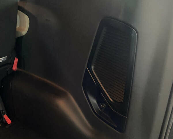 Сірий Форд Турнео Кастом, об'ємом двигуна 2 л та пробігом 193 тис. км за 25000 $, фото 40 на Automoto.ua