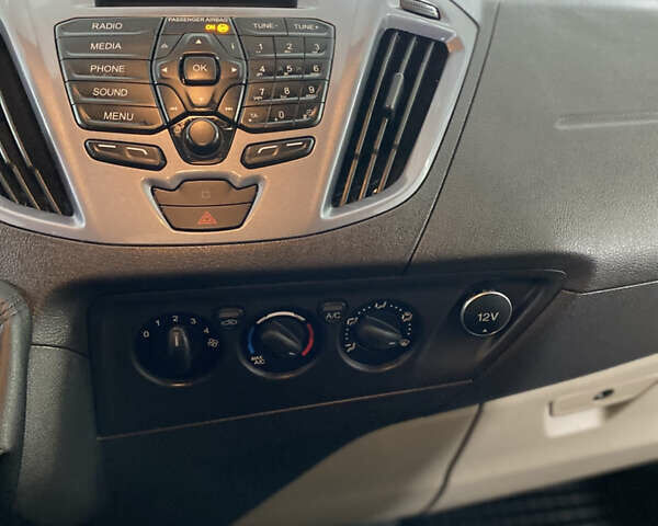 Сірий Форд Турнео Кастом, об'ємом двигуна 2 л та пробігом 193 тис. км за 22000 $, фото 23 на Automoto.ua