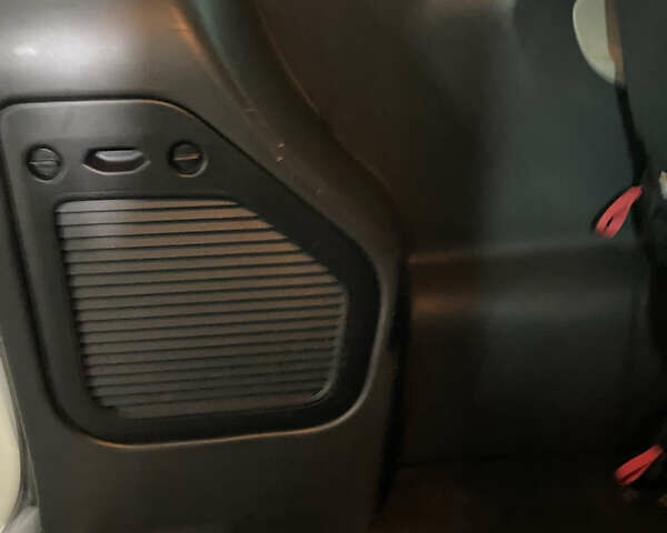 Сірий Форд Турнео Кастом, об'ємом двигуна 2 л та пробігом 193 тис. км за 25000 $, фото 41 на Automoto.ua