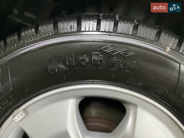 Сірий Форд Турнео Кастом, об'ємом двигуна 2 л та пробігом 193 тис. км за 25000 $, фото 64 на Automoto.ua