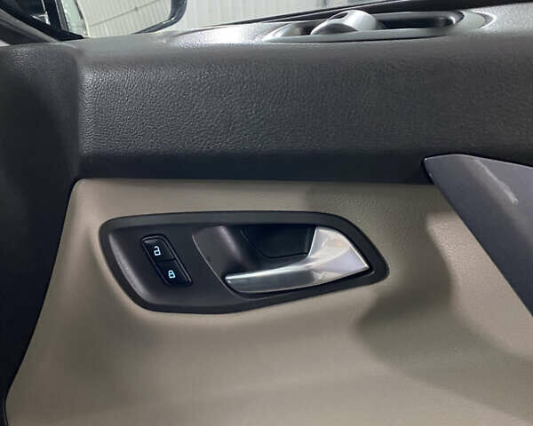 Сірий Форд Турнео Кастом, об'ємом двигуна 2 л та пробігом 193 тис. км за 25000 $, фото 57 на Automoto.ua