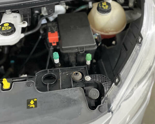 Сірий Форд Турнео Кастом, об'ємом двигуна 2 л та пробігом 193 тис. км за 25000 $, фото 3 на Automoto.ua