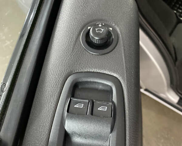 Сірий Форд Турнео Кастом, об'ємом двигуна 2 л та пробігом 193 тис. км за 25000 $, фото 26 на Automoto.ua