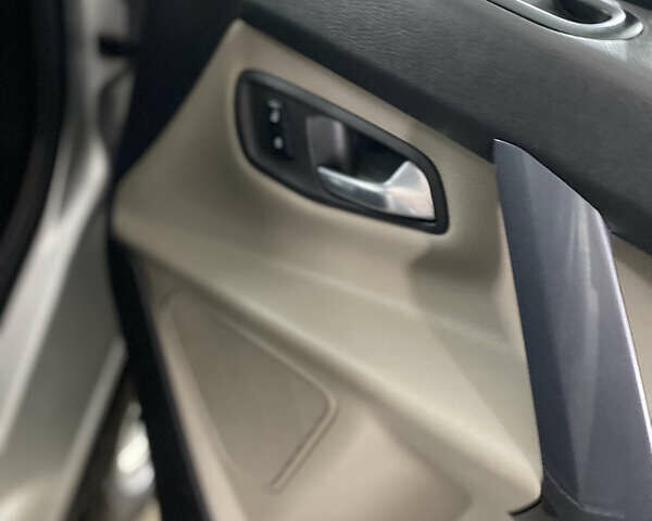 Сірий Форд Турнео Кастом, об'ємом двигуна 2 л та пробігом 193 тис. км за 25000 $, фото 49 на Automoto.ua