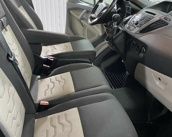 Сірий Форд Турнео Кастом, об'ємом двигуна 2 л та пробігом 193 тис. км за 25000 $, фото 15 на Automoto.ua