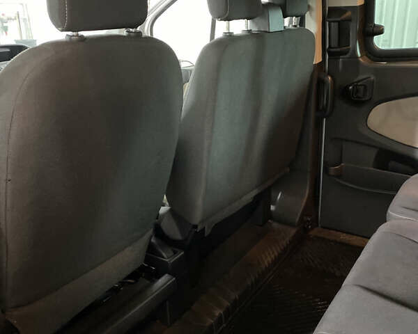 Сірий Форд Турнео Кастом, об'ємом двигуна 2 л та пробігом 193 тис. км за 22000 $, фото 42 на Automoto.ua