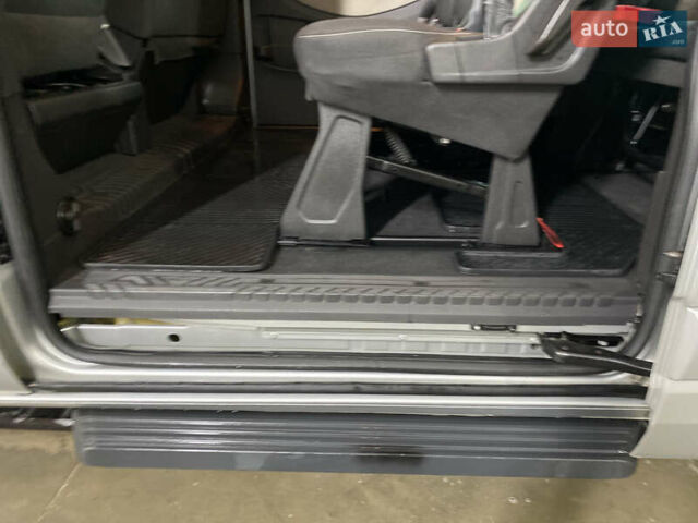 Сірий Форд Турнео Кастом, об'ємом двигуна 2 л та пробігом 193 тис. км за 25000 $, фото 43 на Automoto.ua