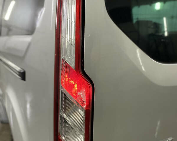 Сірий Форд Турнео Кастом, об'ємом двигуна 2 л та пробігом 193 тис. км за 25000 $, фото 68 на Automoto.ua