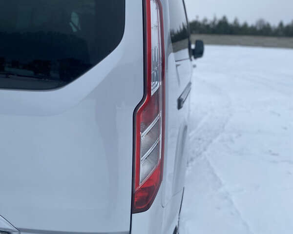 Сірий Форд Турнео Кастом, об'ємом двигуна 2 л та пробігом 193 тис. км за 22000 $, фото 10 на Automoto.ua