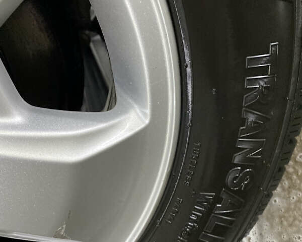 Сірий Форд Турнео Кастом, об'ємом двигуна 2 л та пробігом 193 тис. км за 22000 $, фото 61 на Automoto.ua