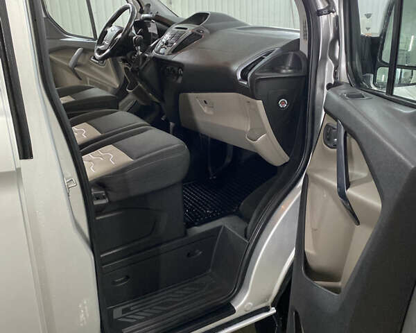 Сірий Форд Турнео Кастом, об'ємом двигуна 2 л та пробігом 193 тис. км за 25000 $, фото 11 на Automoto.ua