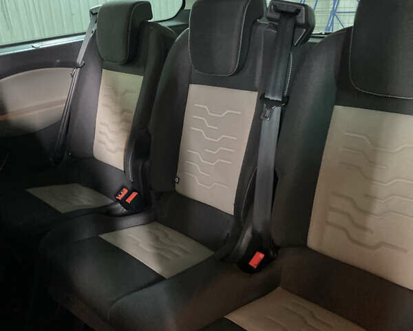 Сірий Форд Турнео Кастом, об'ємом двигуна 2 л та пробігом 193 тис. км за 25000 $, фото 29 на Automoto.ua