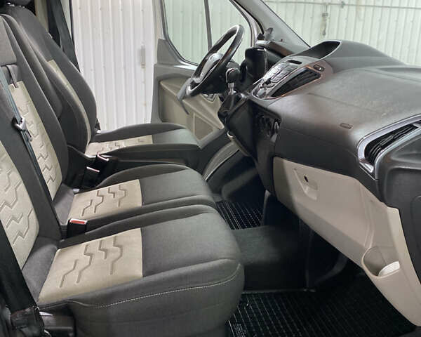 Сірий Форд Турнео Кастом, об'ємом двигуна 2 л та пробігом 193 тис. км за 25000 $, фото 23 на Automoto.ua