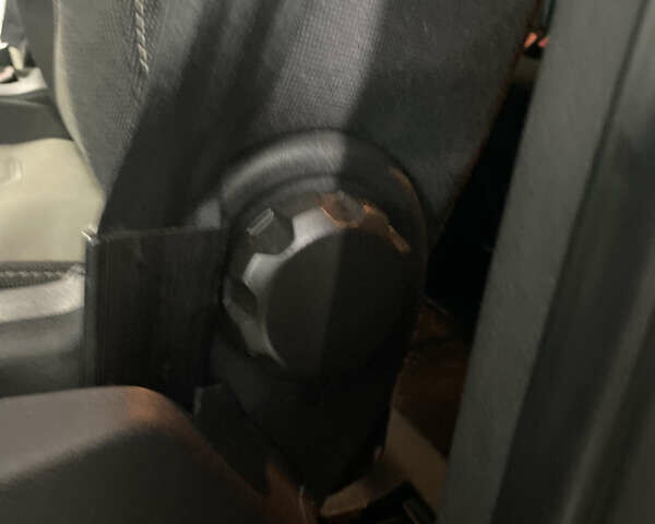 Сірий Форд Турнео Кастом, об'ємом двигуна 2 л та пробігом 193 тис. км за 25000 $, фото 59 на Automoto.ua