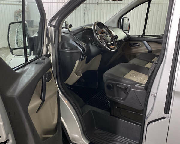 Сірий Форд Турнео Кастом, об'ємом двигуна 2 л та пробігом 193 тис. км за 25000 $, фото 6 на Automoto.ua