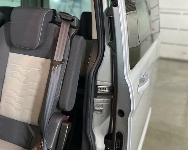 Сірий Форд Турнео Кастом, об'ємом двигуна 2 л та пробігом 193 тис. км за 22000 $, фото 37 на Automoto.ua