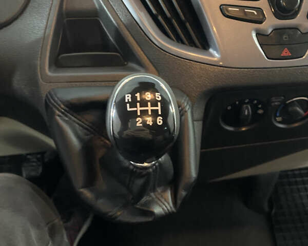 Сірий Форд Турнео Кастом, об'ємом двигуна 2 л та пробігом 193 тис. км за 25000 $, фото 14 на Automoto.ua