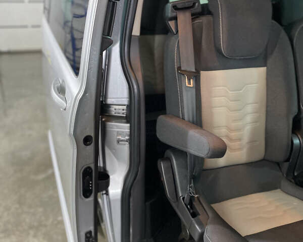 Сірий Форд Турнео Кастом, об'ємом двигуна 2 л та пробігом 193 тис. км за 25000 $, фото 52 на Automoto.ua
