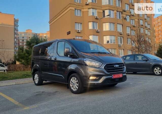 Серый Форд Турнео Кастом, объемом двигателя 2 л и пробегом 97 тыс. км за 19199 $, фото 6 на Automoto.ua