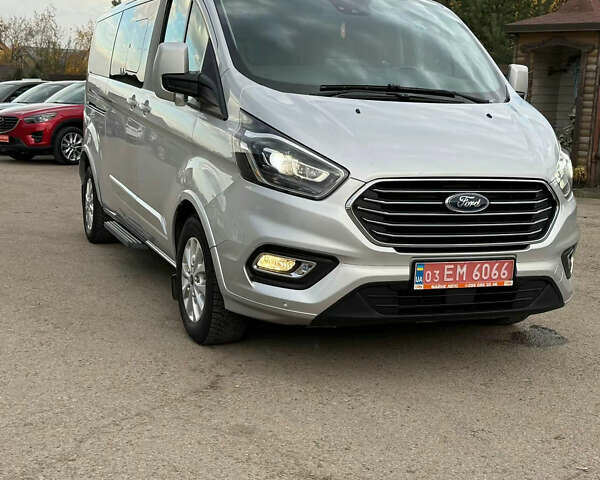 Серый Форд Турнео Кастом, объемом двигателя 2 л и пробегом 167 тыс. км за 25999 $, фото 1 на Automoto.ua