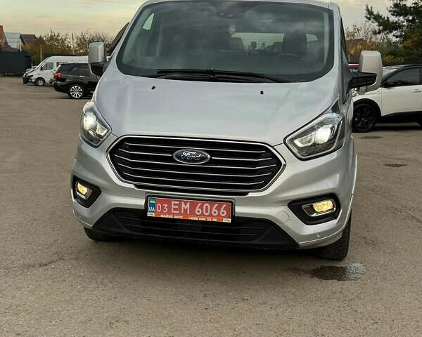 Серый Форд Турнео Кастом, объемом двигателя 2 л и пробегом 167 тыс. км за 25999 $, фото 3 на Automoto.ua