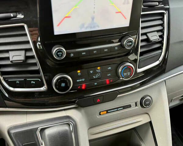 Серый Форд Турнео Кастом, объемом двигателя 2 л и пробегом 167 тыс. км за 25999 $, фото 21 на Automoto.ua