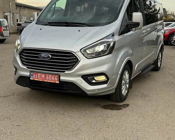 Серый Форд Турнео Кастом, объемом двигателя 2 л и пробегом 167 тыс. км за 25999 $, фото 4 на Automoto.ua