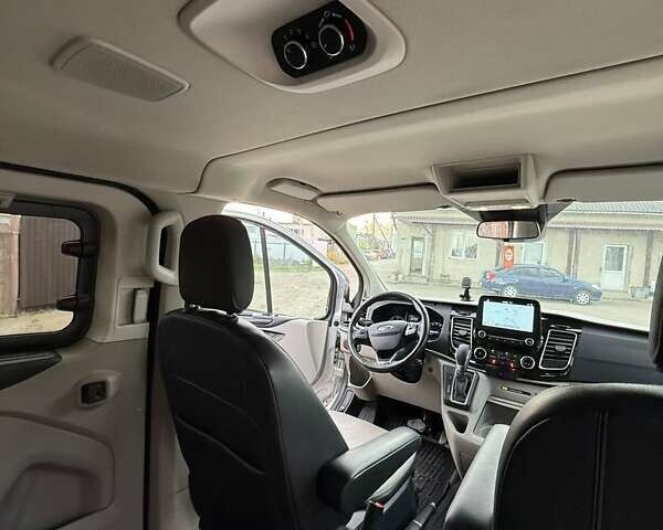 Серый Форд Турнео Кастом, объемом двигателя 2 л и пробегом 167 тыс. км за 25999 $, фото 28 на Automoto.ua