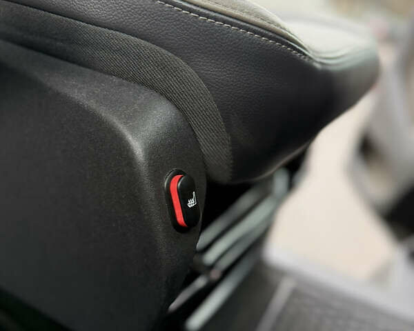 Синий Форд Турнео Кастом, объемом двигателя 2.2 л и пробегом 213 тыс. км за 17650 $, фото 33 на Automoto.ua