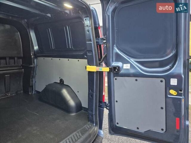 Синій Форд Турнео Кастом, об'ємом двигуна 2 л та пробігом 162 тис. км за 22500 $, фото 41 на Automoto.ua